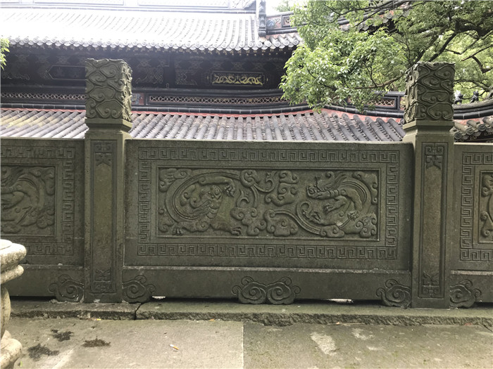 青石欄桿