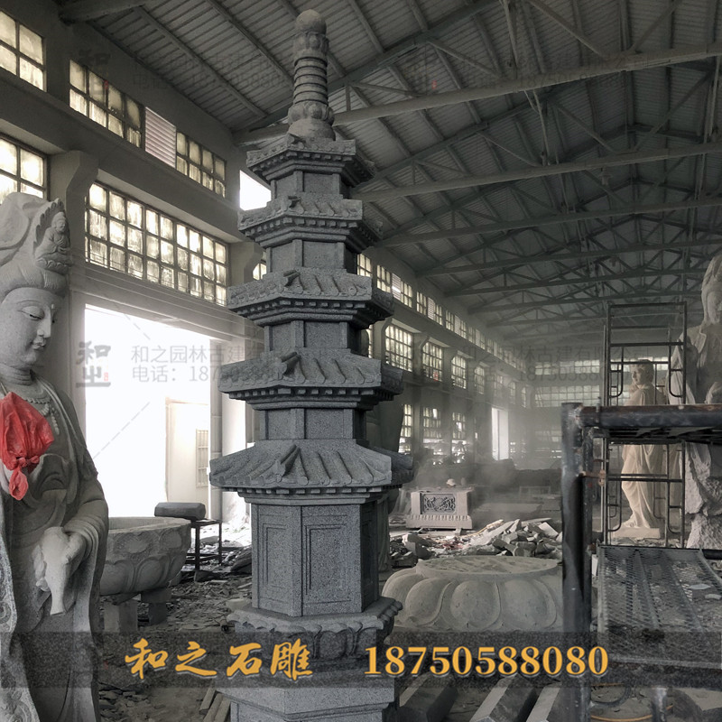 青石石塔 青石石塔